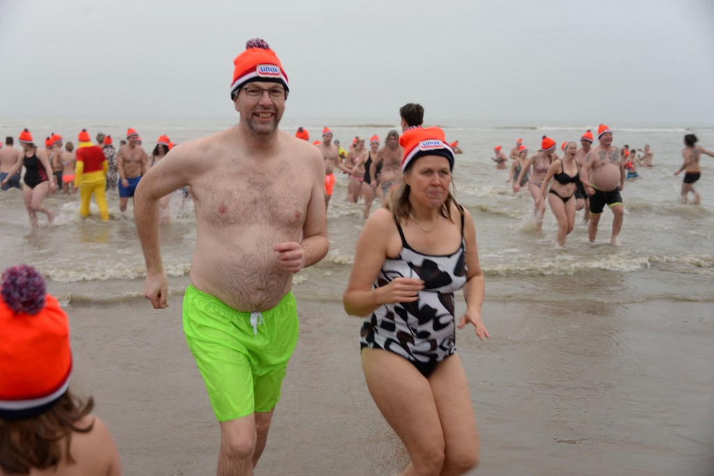 ../Images/Nieuwjaarsduik Nederzandt 2020 094.jpg